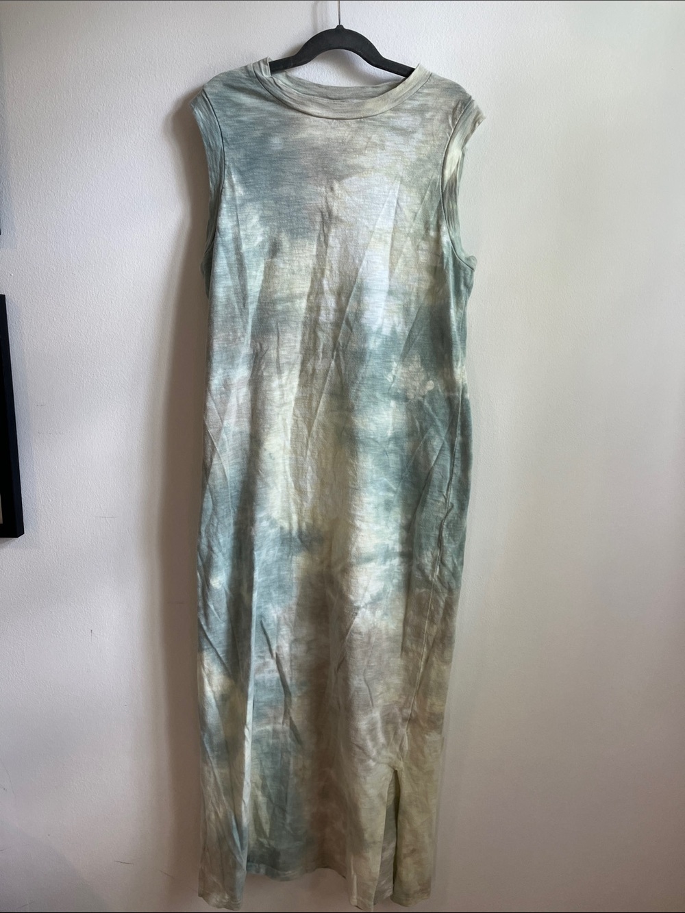 Universal Thread Sleeveless Tie-Dye Maxi Dress in Green and Cream